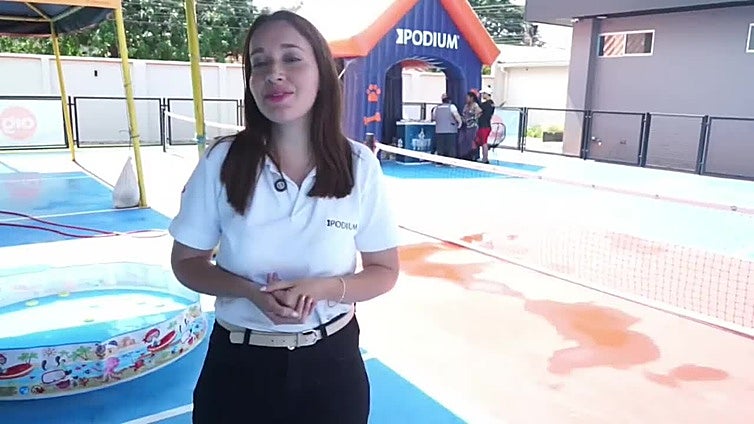 El 'Perrotón navideño' busca promover la adopción de mascotas adultas y enfermas en Bolivia