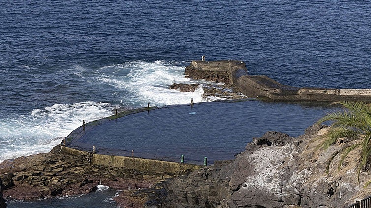 Los fallecidos por el golpe de mar en Tenerife se saltaron el precinto de seguridad