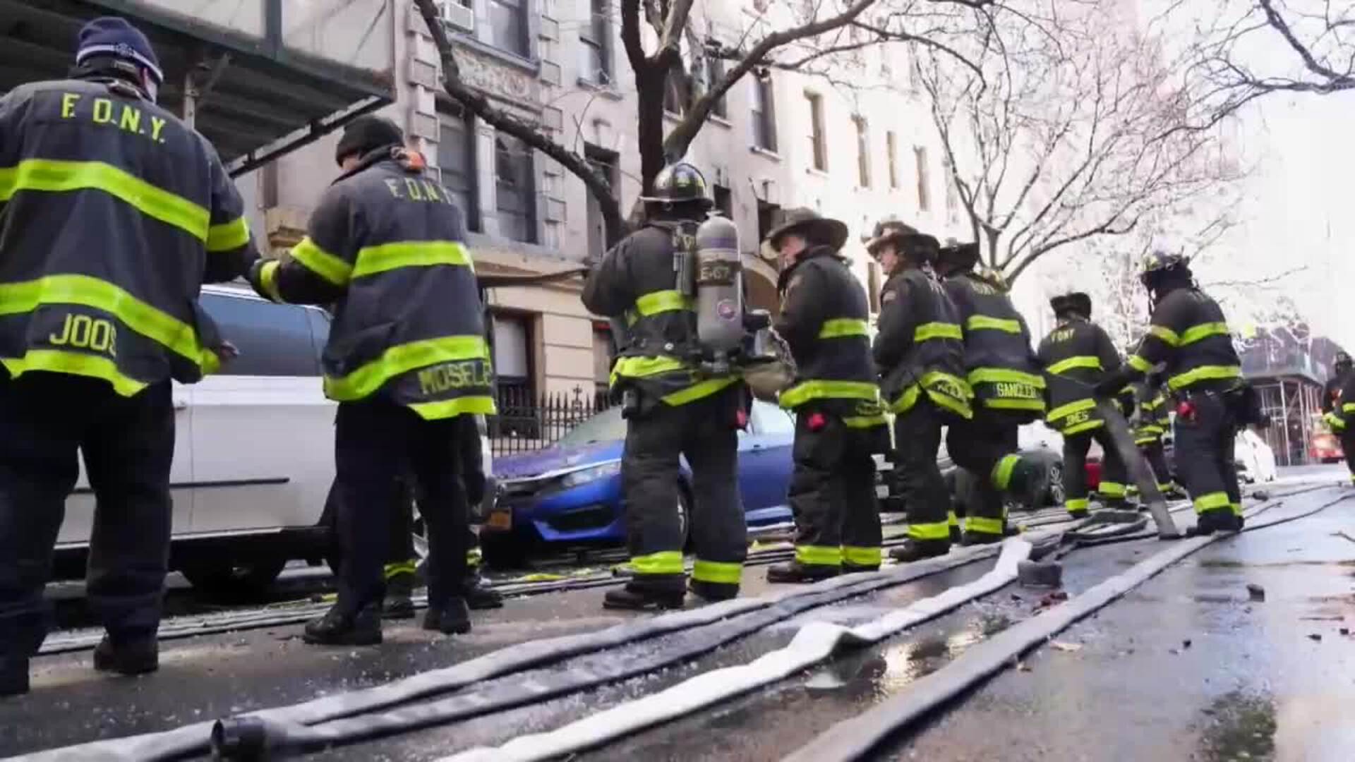 Al menos tres heridos leves en un grave incendio en edificio en Nueva York