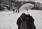 La Aemet pone en aviso a España por la llegada de nieve, fuertes lluvias y frío: zonas más afectadas por el frente atlántico