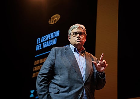 Imagem Secundária 1 – Jornalista e escritora Ana Iris Simon (topo); o escritor Juan Manuel de Prada (canto inferior esquerdo) e o padre francês Jacques Philippe