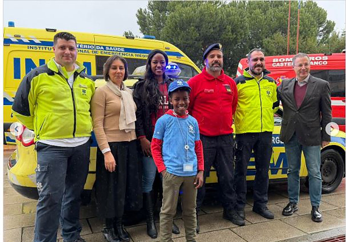 El héroe de 9 años que salvó a su madre tras desmayarse en el coche