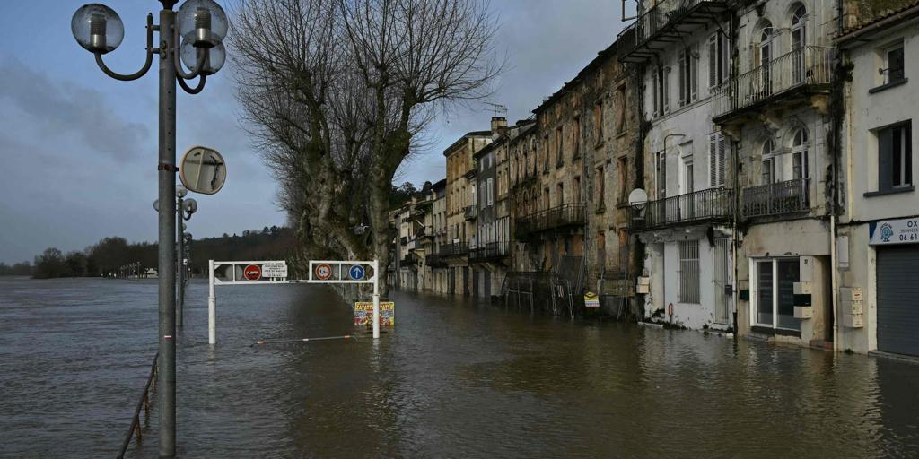 Casi medio millón de hogares continúan sin electricidad en Francia por la tormenta Nils