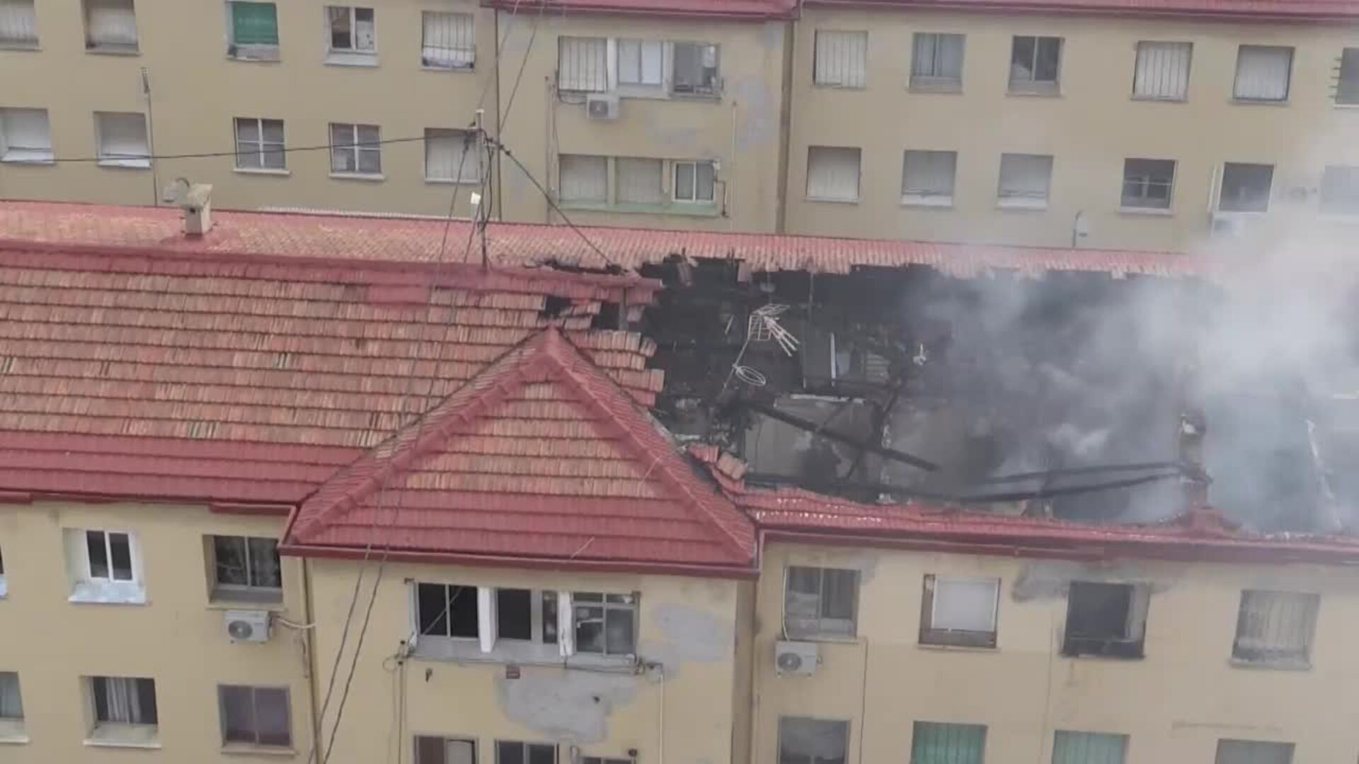 Seis atendidos por inhalar humo en el incendio de unas viviendas ...