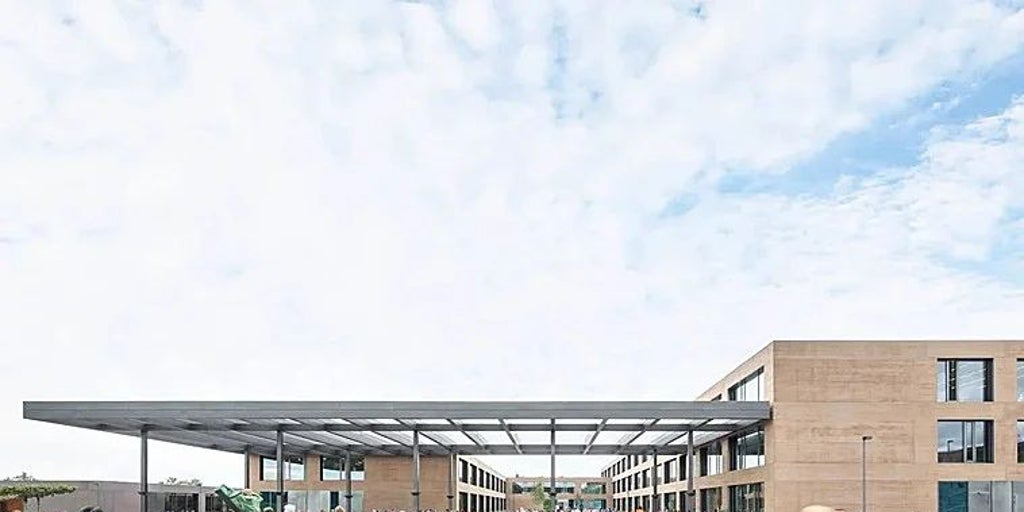 Las escuelas europeas ya ofrecen catalán sin aclarar quien lo impartirá