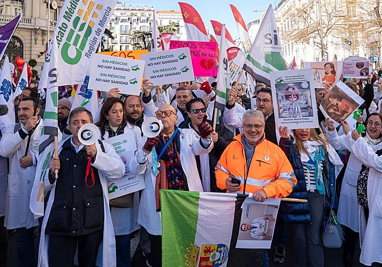 Ptotesta de médicos en el centro de Madrid.