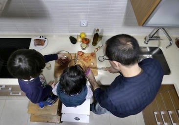 La paradoja española: una mitad es feminista pero la otra lo percibe como un agravio a los hombres