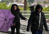 La Aemet pone en aviso a España por el tiempo que llega: viento muy fuerte y lluvias en estas zonas