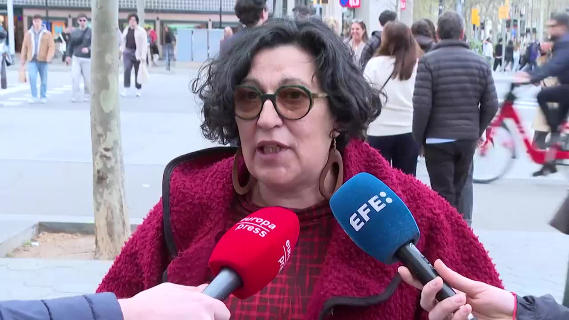 1500 personas salen a las calles de Barcelona para manifestarse contra ...