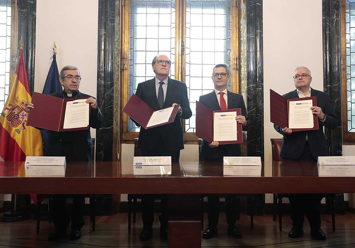 La Iglesia y el Gobierno sellan el protocolo para indemnizar a víctimas ...