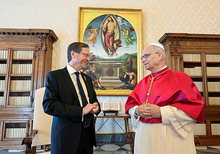 El Papa insta por teléfono al presidente de Israel a poner fin a la guerra en Irán