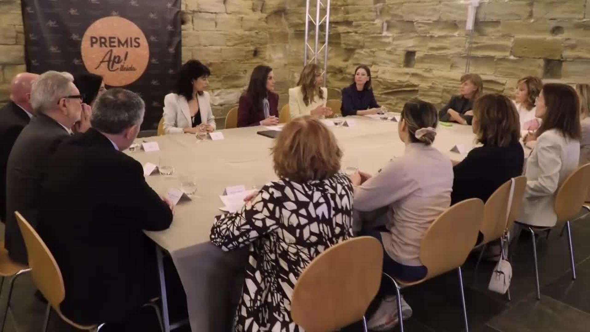 La reina Letizia entrega los premios de la Associació Professional d ...