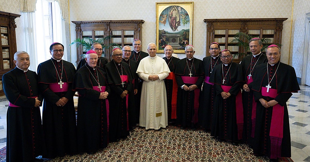 Las denuncias por abusos sexuales y de poder apartan de su cargo al secretario general de los obispos peruanos