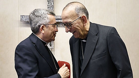 Argüello carga contra el «confesionalismo» del Gobierno y su intento de «controlar a los medios»