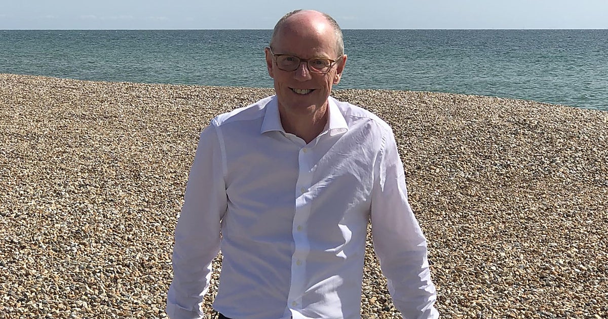 Nick Gibb: «En Inglaterra los niños que tienen el inglés como segunda lengua sacan mejores resultados»