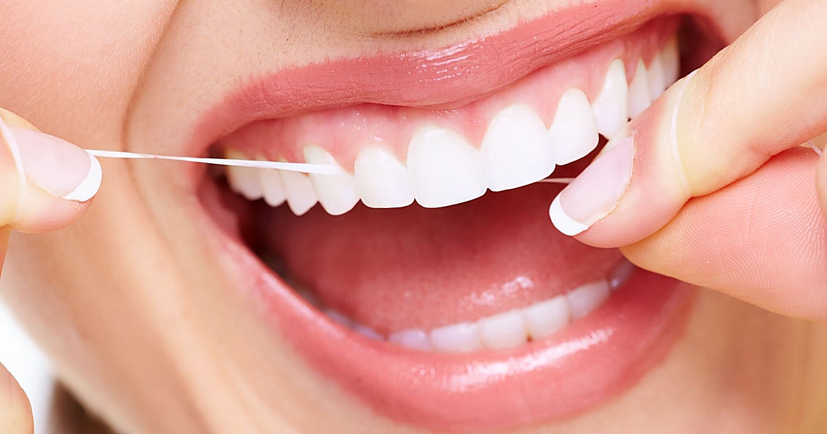 Borrador mágico para blanquear o enjuagues con aceite: el efecto TikTok que inquieta a los dentistas