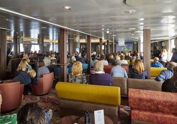 Un pasajero a bordo: «Hay mucha incertidumbre. Sólo queremos volver a casa»