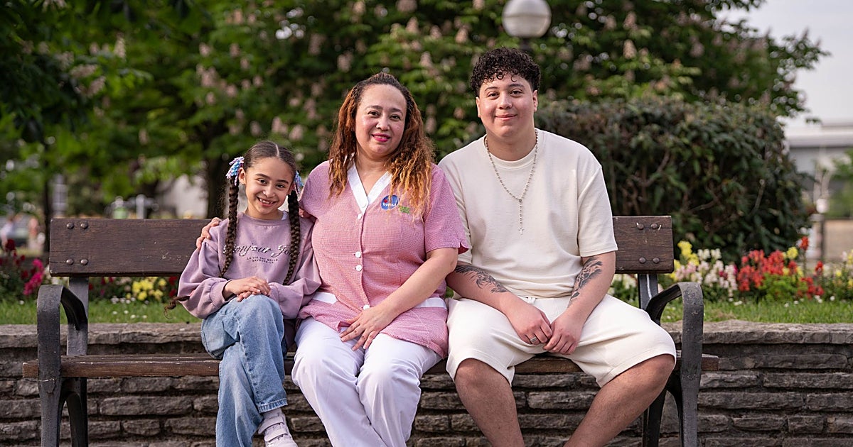 La odisea de Sandra para mantener sola a sus dos hijos y su madre: «Si no estoy bien, ¿cómo los voy a ayudar a ellos?»