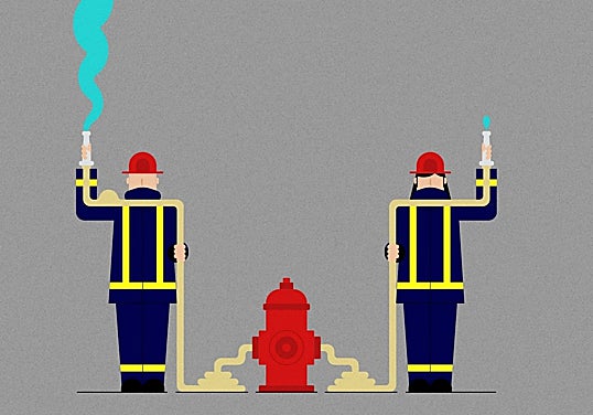 De la primera bombera en 1981 a una representación del 4%: por qué apenas hay mujeres en el cuerpo