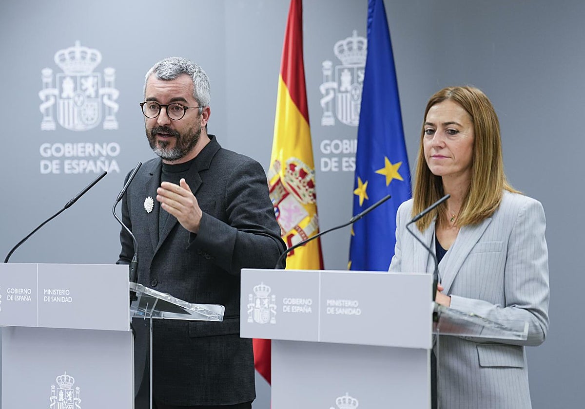 El secretario de Estado de Sanidad, Javier Padilla, ofrece una rueda de prensa conjunta con la secretaria general de Protección Civil y Emergencias, Virginia Barcones