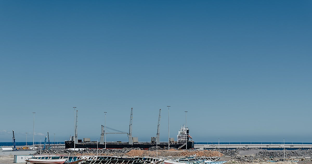Granadilla, el puerto «de segunda» al que se dirige el crucero, azotado por el viento y «sin respuesta ante una emergencia»