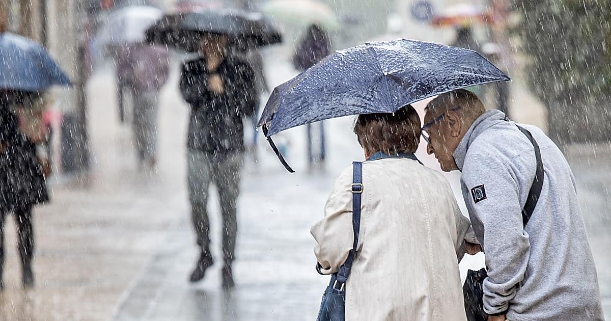 La Aemet avisa de la llegada de fuertes lluvias a España a partir de hoy: estas son las comunidades y zonas afectadas