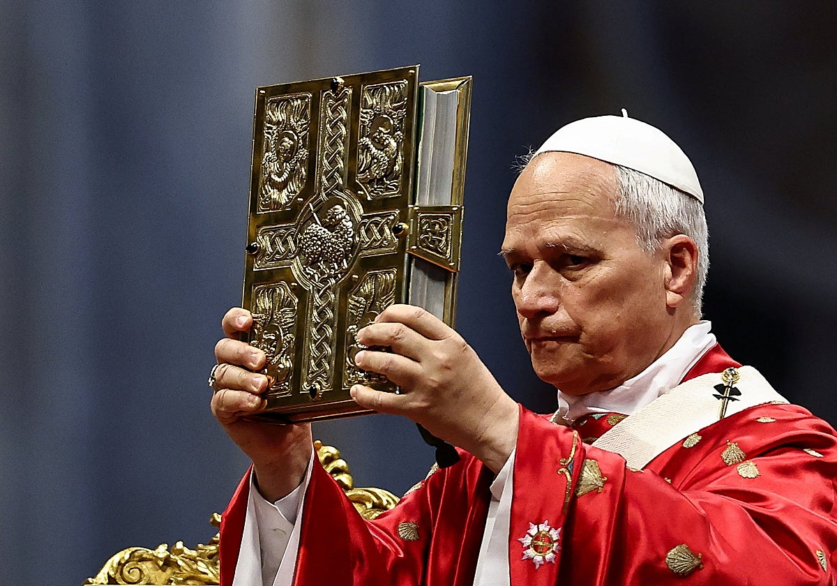 El Papa León XIV en la misa de Pentecostés este domingo en la Basílica de San Pedro, en el Vaticano