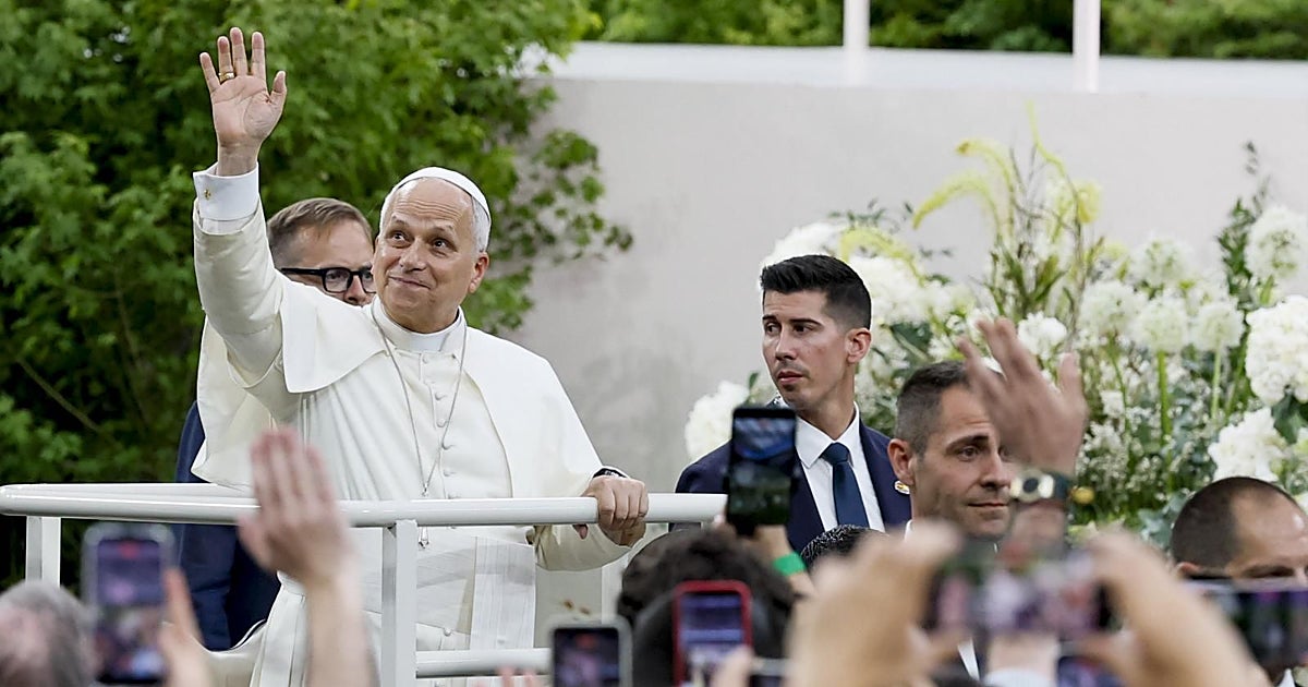 León XIV, en el Bernabéu: «Hoy, la Iglesia de Madrid ha meti