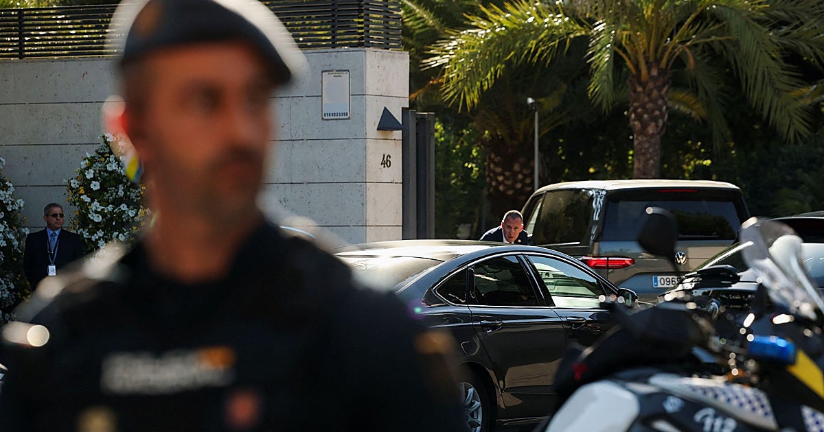 El Papa recibe en la Nunciatura a la Reina Sofía y las infan