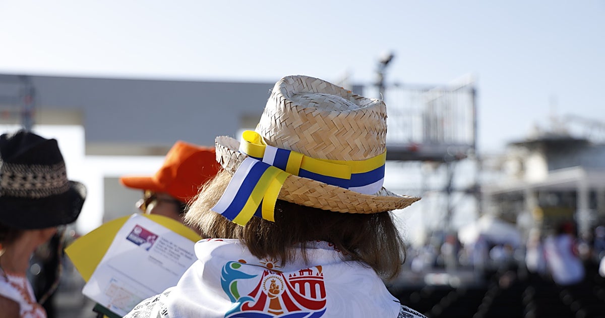 Más de 35.000 personas despiden al Papa León XIV en una misa sin precedentes en Tenerife