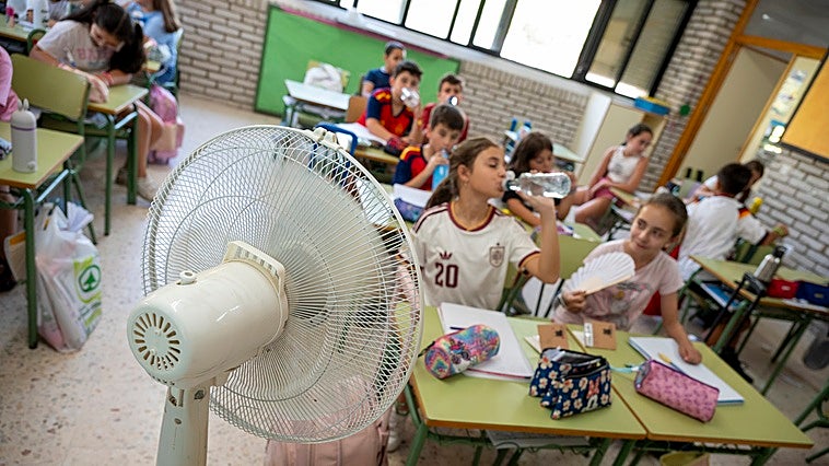 El Gobierno deja fuera de su plan de climatización de colegios a más del 93% de los centros
