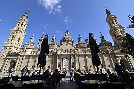 Dos médiums profanan la Basílica de El Pilar y otros templos en Zaragoza para «comunicarse con espíritus»