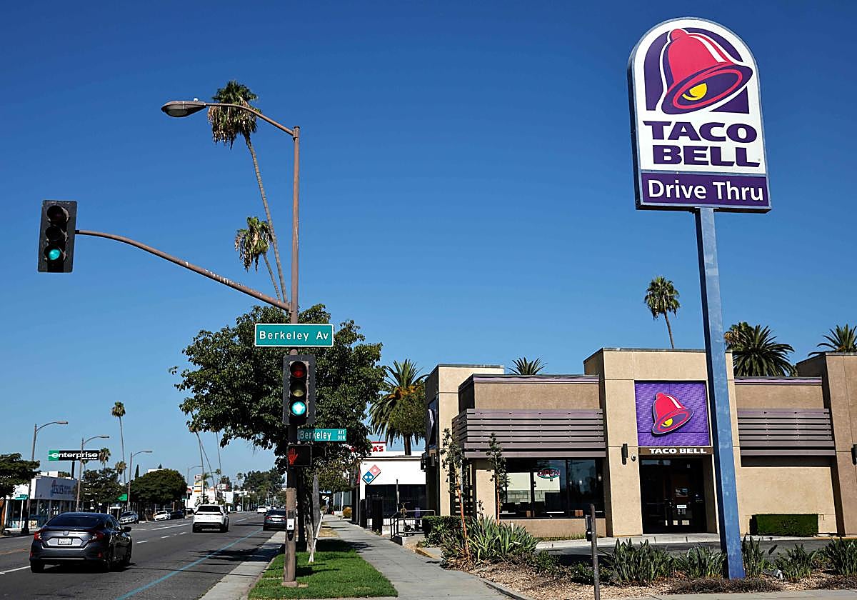 Cerca de 7.000 afectados por un brote de diarrea explosiva en EE.UU.: investigan a Taco Bell