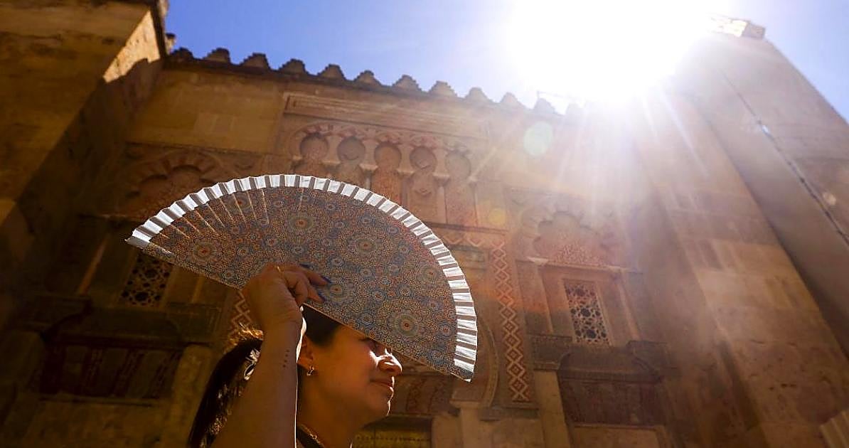 La Aemet avisa de cuánto va a durar la tercera ola de calor del verano: calima y temperaturas de hasta 44 grados
