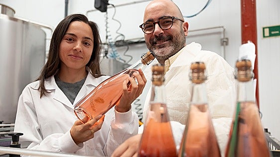España empieza a beber vino sin alcohol: «Ni musulmanes ni jóvenes ni abstemios. Es la moda de 'lo healthy'»
