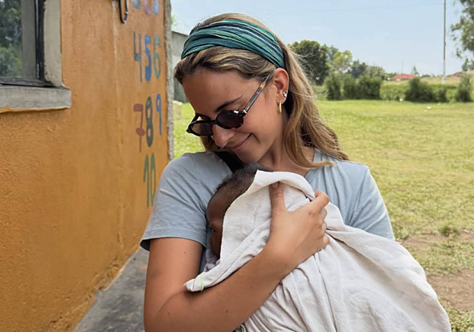 Blanca Pombo en una de las fotografías que promocionaba el voluntariado.