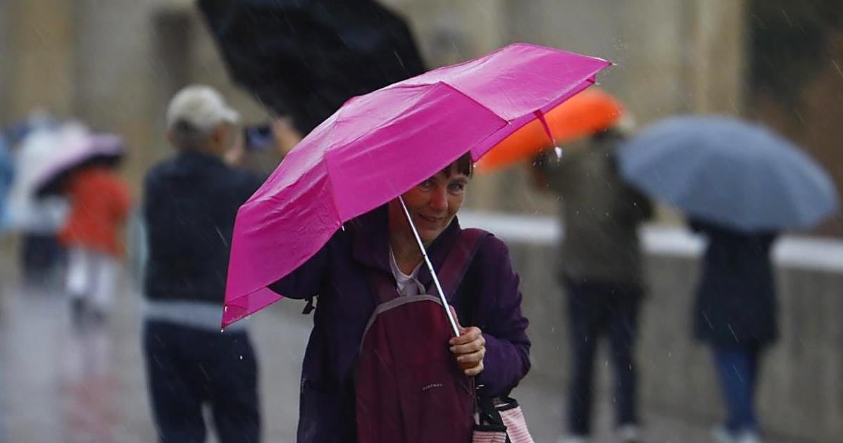 La Aemet avisa a España de la llegada de lluvias y tormentas con granizo: estas son las zonas más afectadas