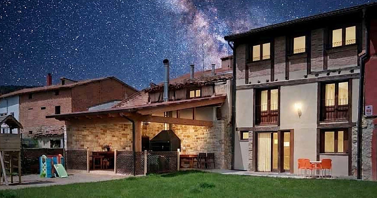 El eclipse esquiva el tijeretazo a las viviendas turísticas: la oferta crece un 2,5% en los pueblos de menos de 100 vecinos a contracorriente de España