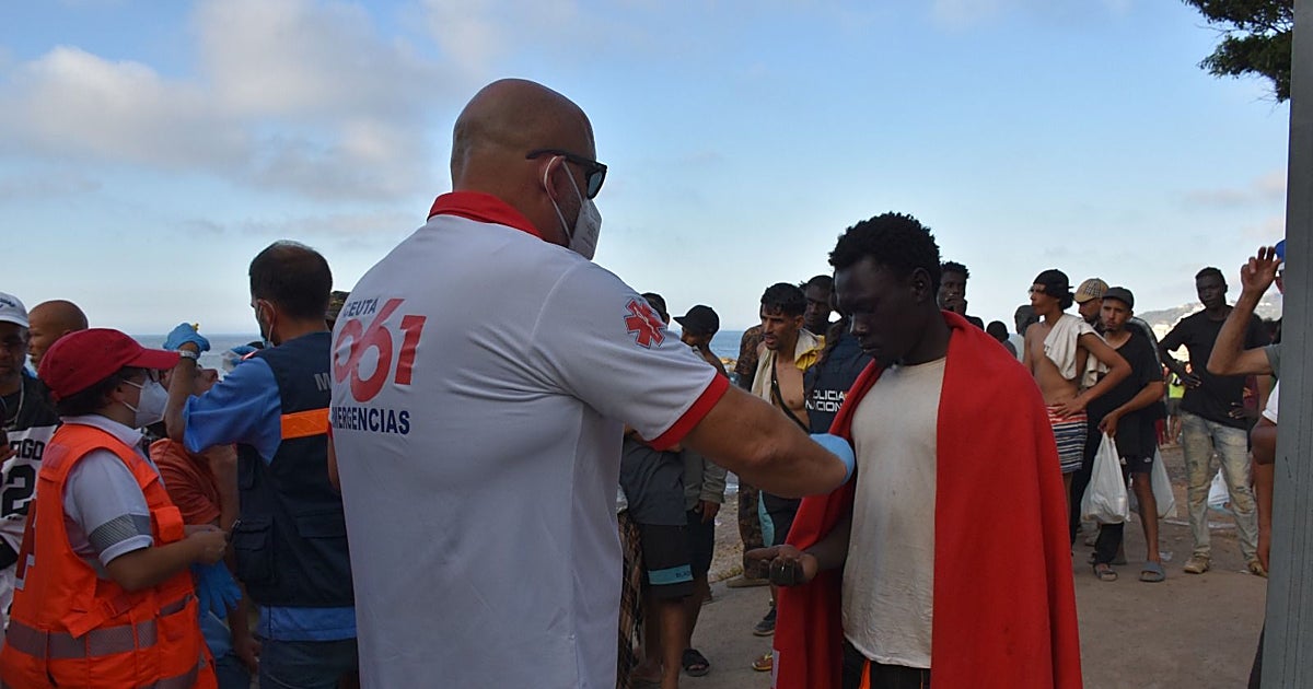 Alejandro, enfermero en Ceuta: «Hay compañeras que no pueden visitar a domicilio porque las rodean»
