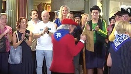 Una multitud comienza a festejar en Bilbao su Aste Nagusia