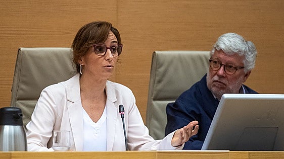 Los sanitarios de Ceuta responden a Mónica García: «Maquilla las cifras, estamos igual o peor»