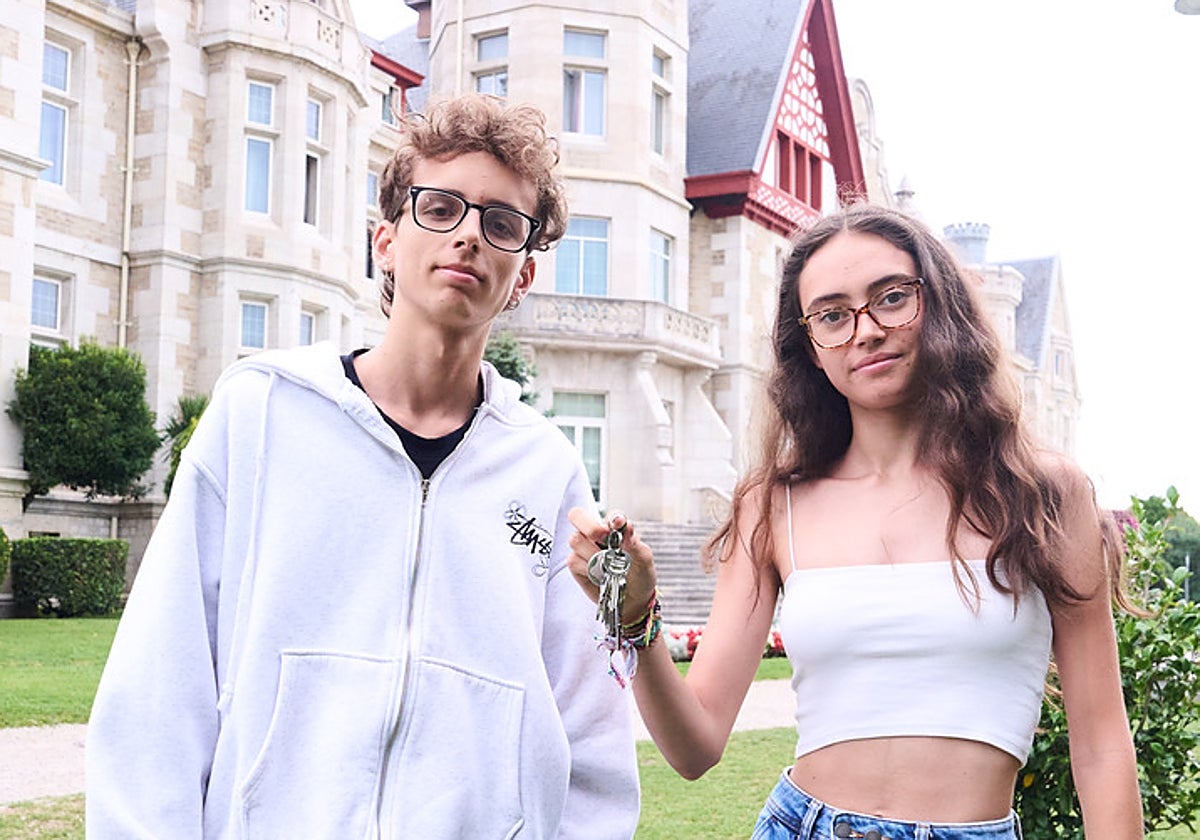 Celia y Samuel Revuelta acaban de conseguir alquilar un piso compartido en la capital