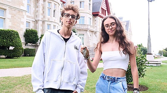 Celia y Samuel Revuelta acaban de conseguir alquilar un piso compartido en la capital.