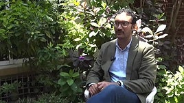 El mexicano que convirtió 30 años en EE.UU. en una guía de "retache" para otros retornados