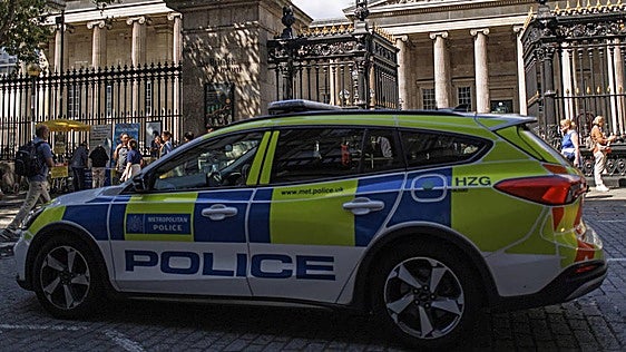 Un hombre británico se declara culpable de haber drogado y violado a su mujer durante 20 años