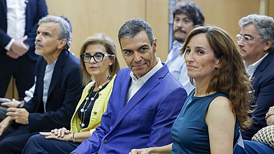 El Gobierno activa el modo electoral y anuncia más presupuesto para las gafas gratis de niños