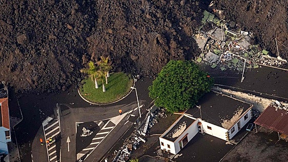 Cinco años del volcán de La Palma: una isla más grande, una vida más pequeña