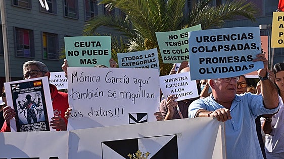 Los MIR de Ceuta denuncian que Sanidad los utiliza como «mano de obra barata» ante la falta de médicos