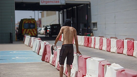 Un día en las Urgencias de Ceuta: infectados a la fuga, vecinos asustados y médicos desbordados