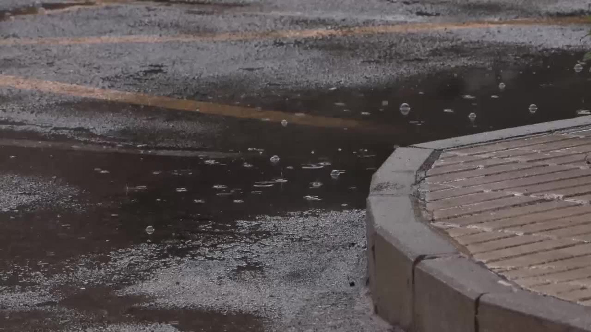 Sábado de lluvia en Madrid – ABC